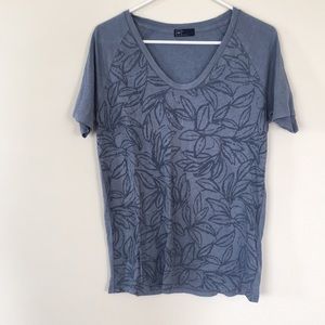 Gap tee